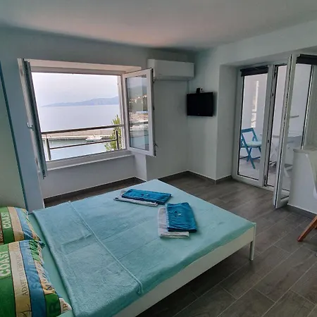 Apartament Direkt Am Eigenen Novi Vinodolski