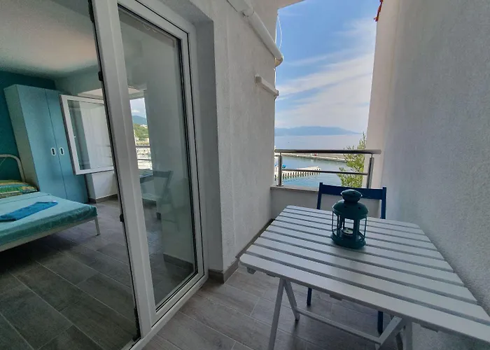 Direkt Am Eigenen Novi Vinodolski